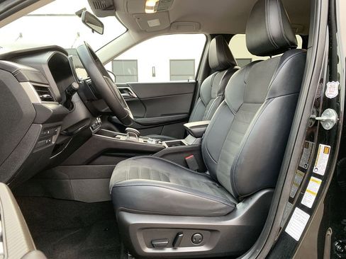 Used 2023 Mitsubishi Outlander SE image 28