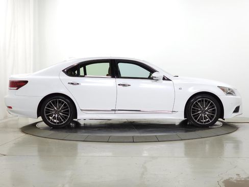 Used 2015 Lexus LS 460 AWD w/ F Sport Package image 9