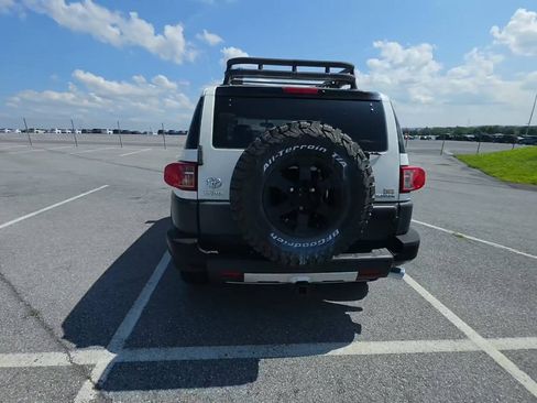 Used 2008 Toyota FJ Cruiser 4WD image 2