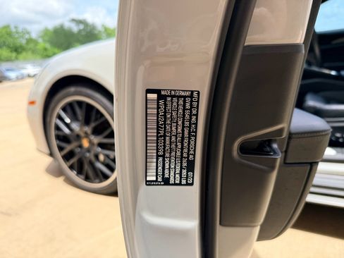 Used 2023 Porsche Panamera RWD image 32