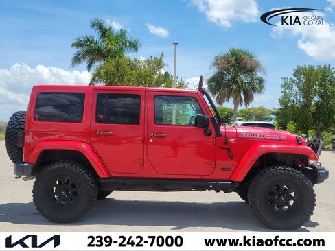 Used 2016 Jeep Wrangler Unlimited Rubicon AWD/4WD image 3