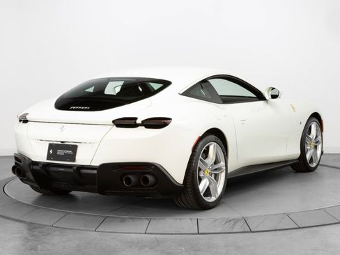 Certified 2022 Ferrari Roma image 7