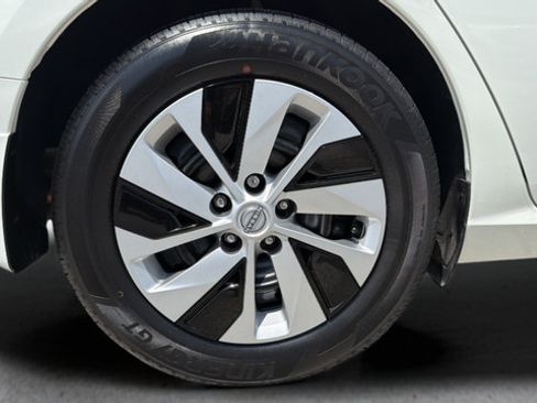 Certified 2025 Nissan Altima 2.5 S FWD image 13