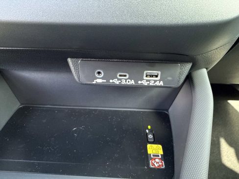 New 2025 Subaru Forester Premium image 29