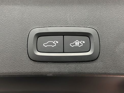 Used 2023 Volvo XC40 B5 Plus w/ Driver Assist Package AWD/4WD image 29