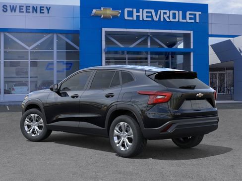 New 2026 Chevrolet Trax LS FWD image 3