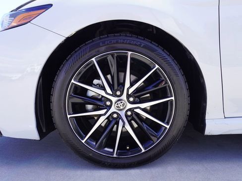 Used 2022 Toyota Camry SE w/ Audio Upgrade Package FWD image 22