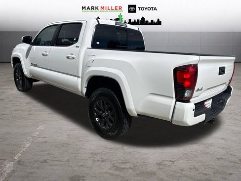 Certified 2023 Toyota Tacoma SR5 AWD/4WD image 3