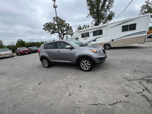 Used 2016 Kia Sportage LX AWD/4WD image 4
