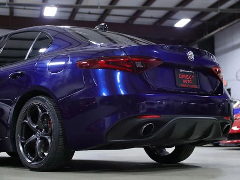 Used 2017 Alfa Romeo Giulia Ti w/ TI 19" Sport Package image 13