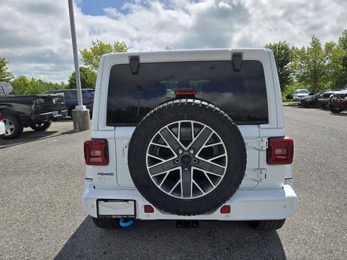 Used 2024 Jeep Wrangler High Altitude AWD/4WD image 6