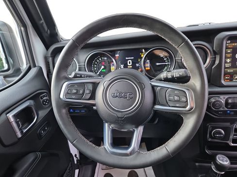 Used 2023 Jeep Wrangler Unlimited Sahara w/ Cold Weather Group AWD/4WD image 12
