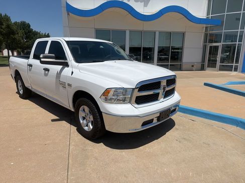 Used 2022 RAM 1500 Classic SLT w/ Trailer Tow Group RWD image 2