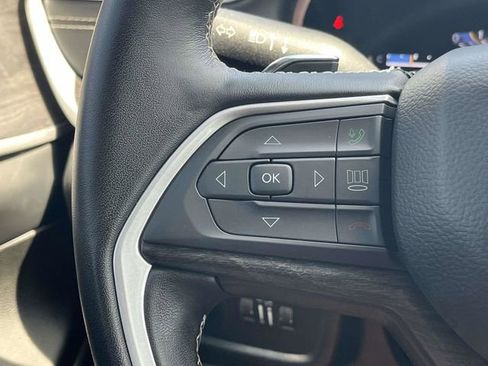 Used 2022 Jeep Grand Cherokee Limited AWD/4WD image 28