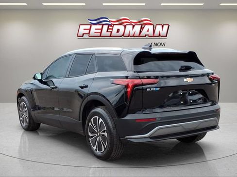 Used 2025 Chevrolet Blazer EV LT AWD/4WD image 3