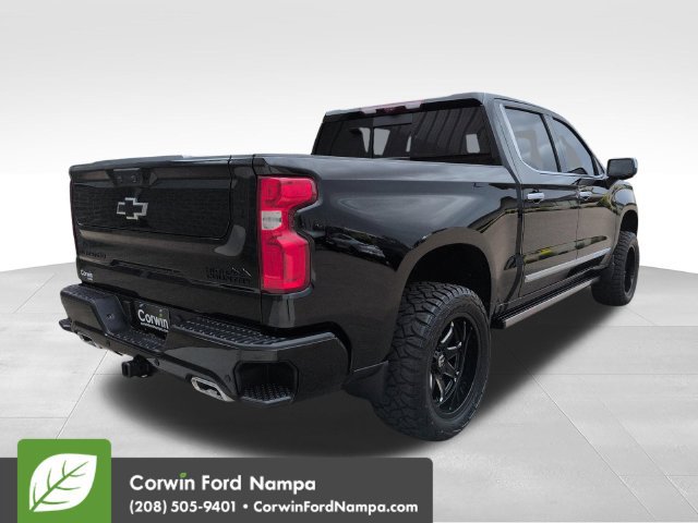 Used 2024 Chevrolet Silverado 1500 High Country AWD/4WD image 3