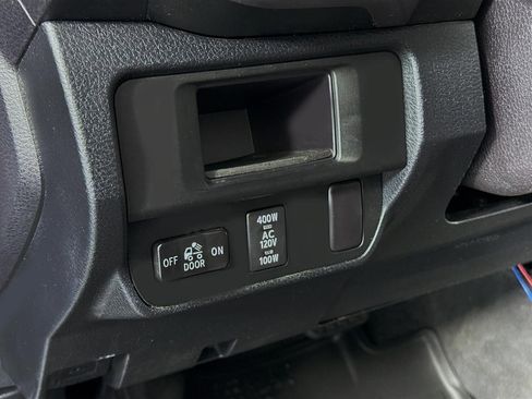 Used 2016 Toyota Tacoma TRD Sport image 24