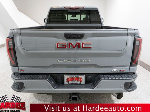 Used 2024 GMC Sierra 2500 AT4 w/ AT4 Premium Plus Package image 4