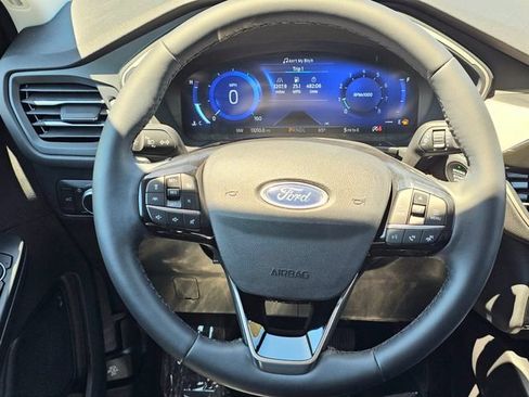 Used 2022 Ford Escape SEL w/ Technology Package AWD/4WD image 37