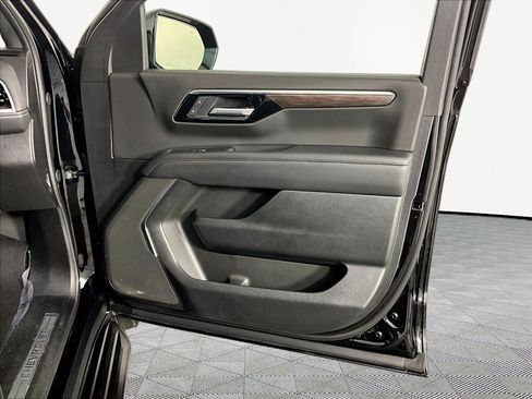 Used 2025 Chevrolet Tahoe LT AWD/4WD image 28