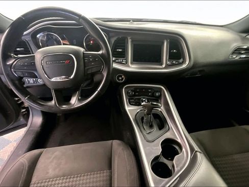 Used 2019 Dodge Challenger SXT RWD image 14