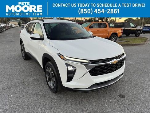 Used 2024 Chevrolet Trax LT image 1