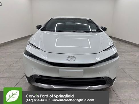Used 2024 Toyota Prius XLE image 7