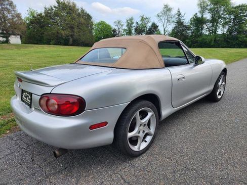 Used 2001 MAZDA MX-5 Miata RWD image 6