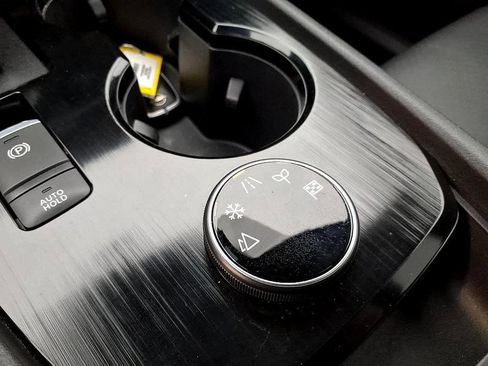 Used 2023 Nissan Rogue SV w/ SV Premium B Package image 31