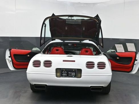 Used 1994 Chevrolet Corvette Coupe RWD image 38