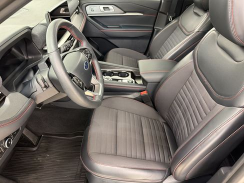Certified 2025 Ford Explorer ST-Line w/ Premium Package AWD/4WD image 5