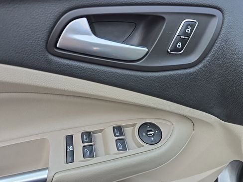 Used 2014 Ford Escape SE w/ Equipment Group 201A image 17