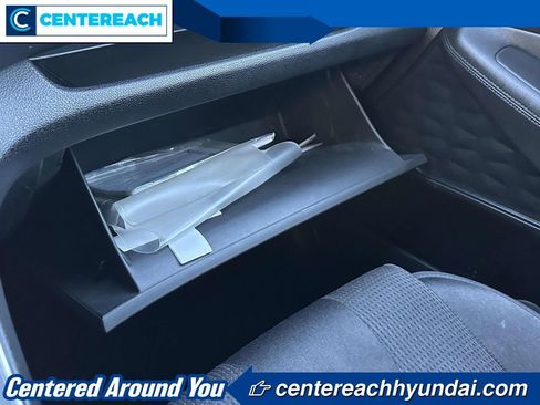 Used 2022 Hyundai Santa Fe SE image 29