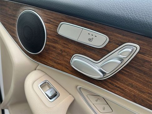 Certified 2022 Mercedes-Benz GLC 300 4MATIC w/ Premium Package Lite image 16