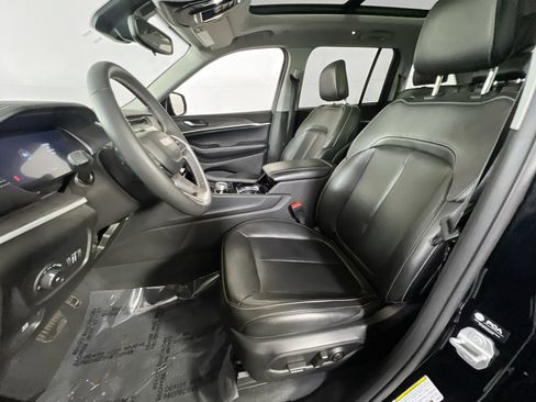 Used 2023 Jeep Grand Cherokee Limited AWD/4WD image 21