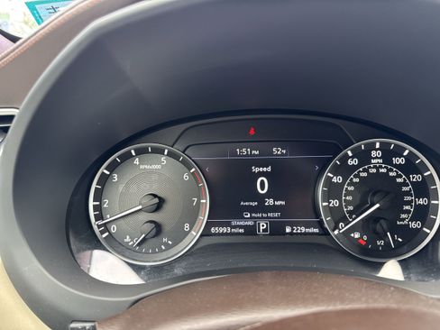 Used 2019 INFINITI QX50 Essential w/ Sensory Package image 12