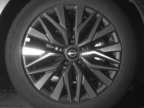 Used 2025 Nissan Altima 2.5 SV FWD image 13
