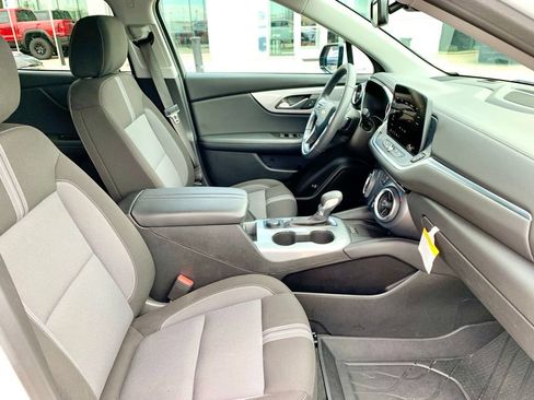 Used 2024 Chevrolet Blazer LT w/ Convenience Package FWD image 27