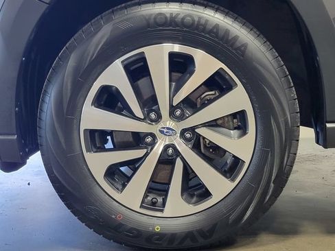 Certified 2025 Subaru Outback Premium AWD/4WD image 10