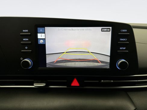 Used 2025 Hyundai Elantra SE image 15