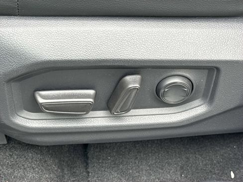 Used 2023 Toyota Tundra SR5 w/ SR5 Premium Package AWD/4WD image 22