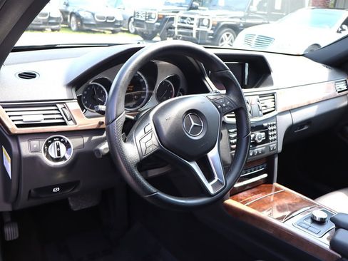 Used 2013 Mercedes-Benz E 350 BlueTEC Sedan image 16