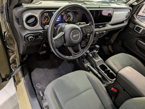 Used 2025 Jeep Wrangler Sport image 9