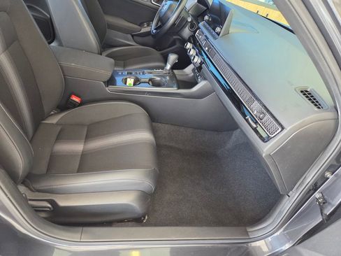 Certified 2025 Honda Civic Sport image 18