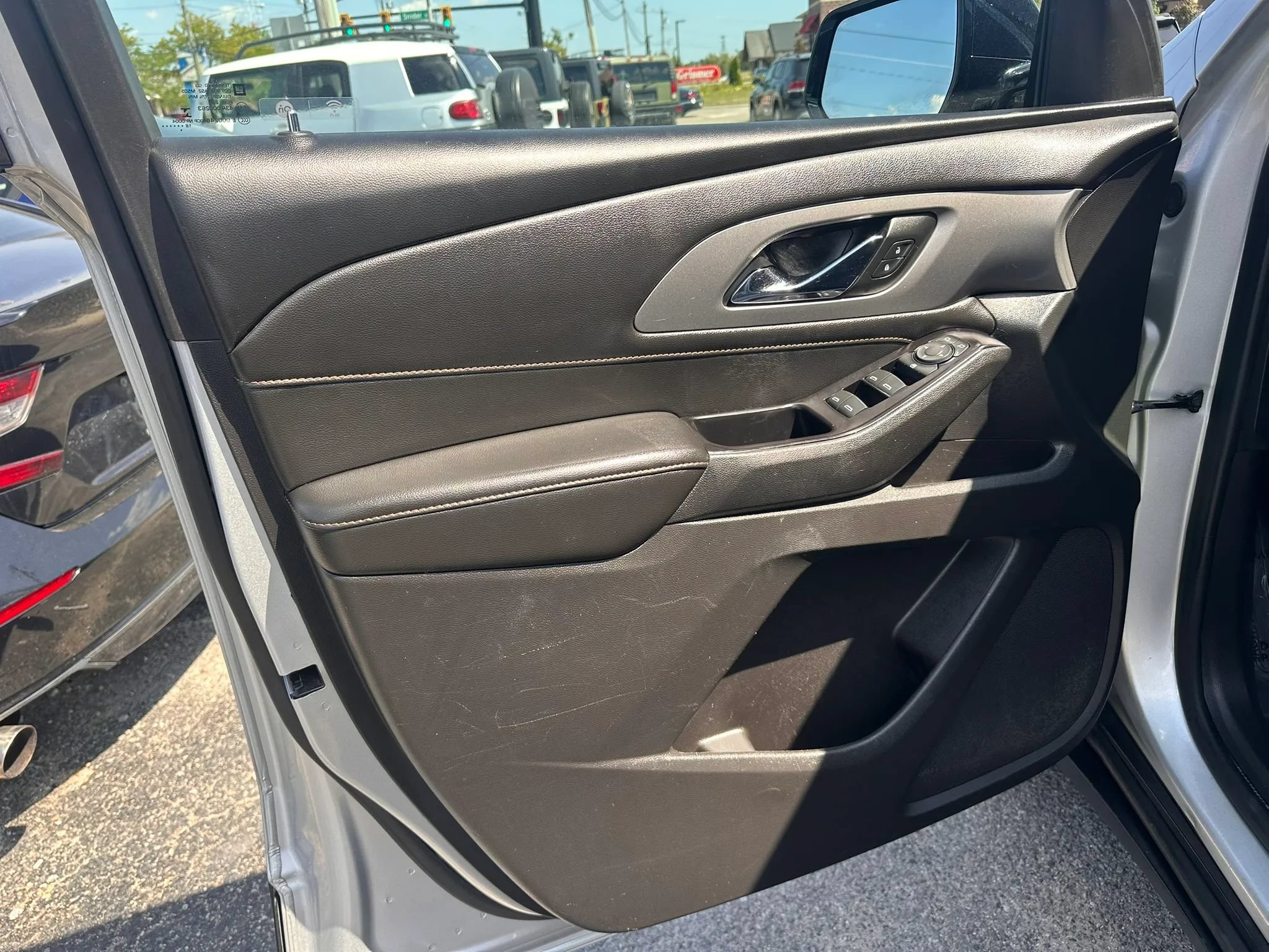 Used 2019 Chevrolet Traverse LS FWD image 11