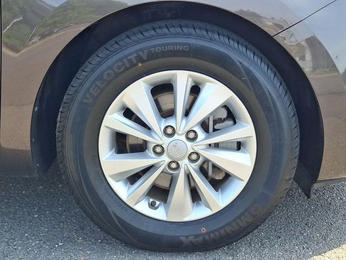 Used 2015 Kia Sedona LX FWD image 27