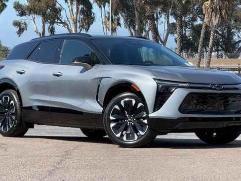New 2025 Chevrolet Blazer EV RS image 2