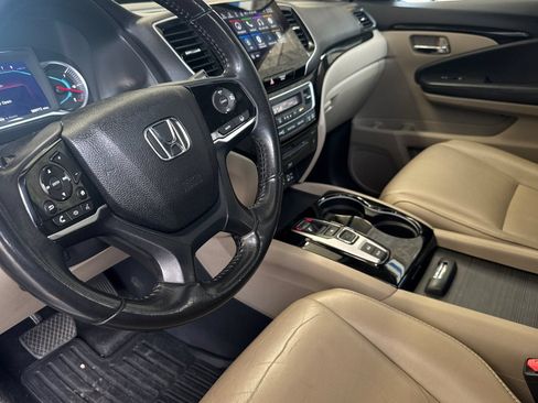 Used 2019 Honda Pilot Touring image 7