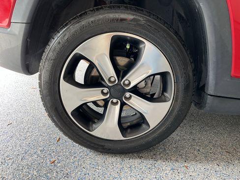 Used 2018 Jeep Compass Latitude w/ Popular Equipment Group FWD image 33