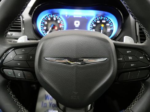 Used 2023 Chrysler 300 S image 17